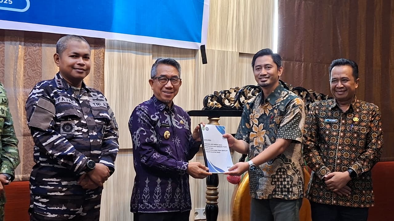 Kutim Perkuat Strategi Anti Anak Tidak Sekolah dengan Layanan Cap Jempol